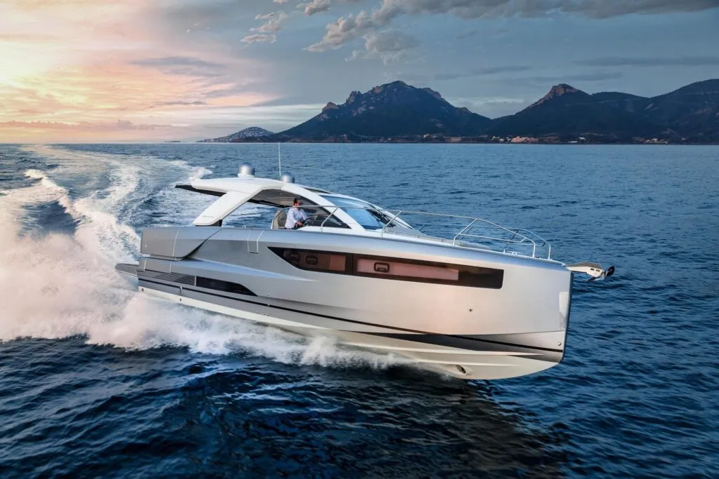 Funtaseacharter barco Ibiza Yate