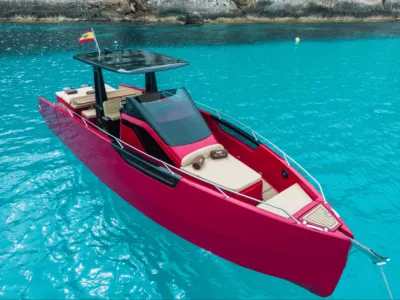 NUVA M11 Embarcación en Ibiza Funtaseacharter