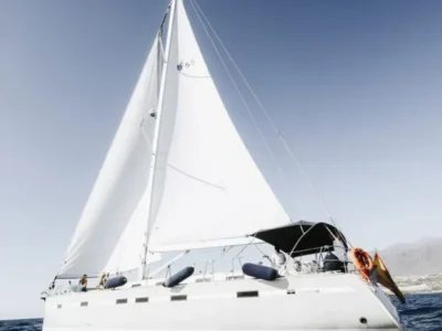 Lady Sunshine (12 Pax max)